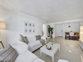 Charming Ocean View Condo with Beach Service 1516